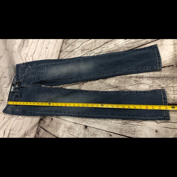 ✨Mossimo - Mid Rise Straight Leg Jeans - Gently Used - Measurements in Pics✨ - Picture 6 of 14